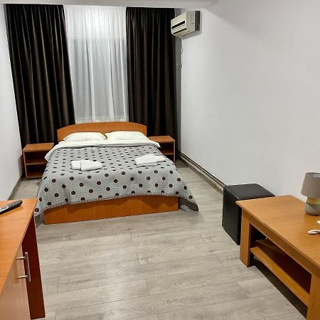 Hotel Tata Si Fii Bechet Εξωτερικό φωτογραφία